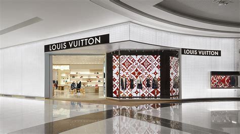 louis vuitton dubai fashion.